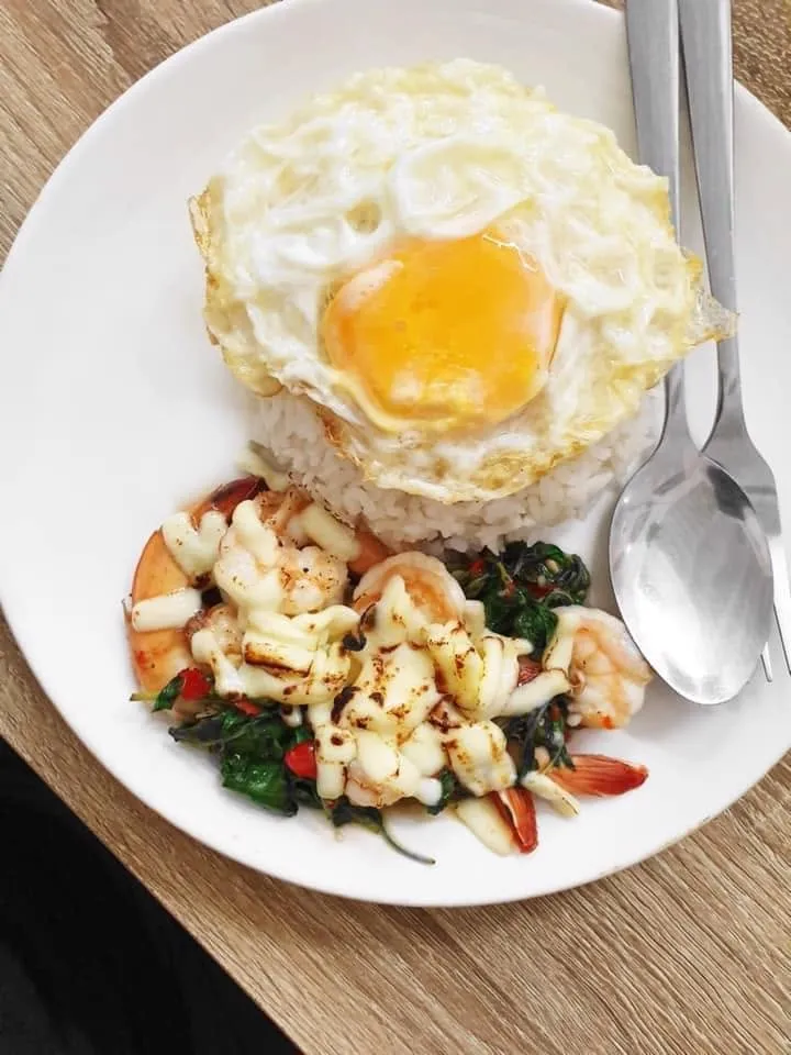 ร้านอาหารตามสั่ง อร่อยๆ มีเดลิเวอรี่บน Grab & LINE MAN ร้านอาหารตามสั่ง อร่อยๆ มีเดลิเวอรี่บน Grab & LINE MAN